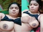 Horny Desi Bhabhi Shows Her Boobs and Pussy