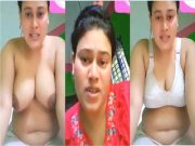 Sexy Desi Girl SHows Boobs