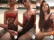 Desi Girl Shows her Boobs