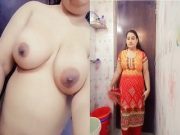 Sexy Desi Girl Shows Her Nude Body